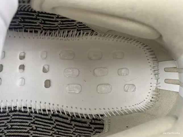 Beige Boost 350 Black V2 Adidas Yeezy HP7870 0607